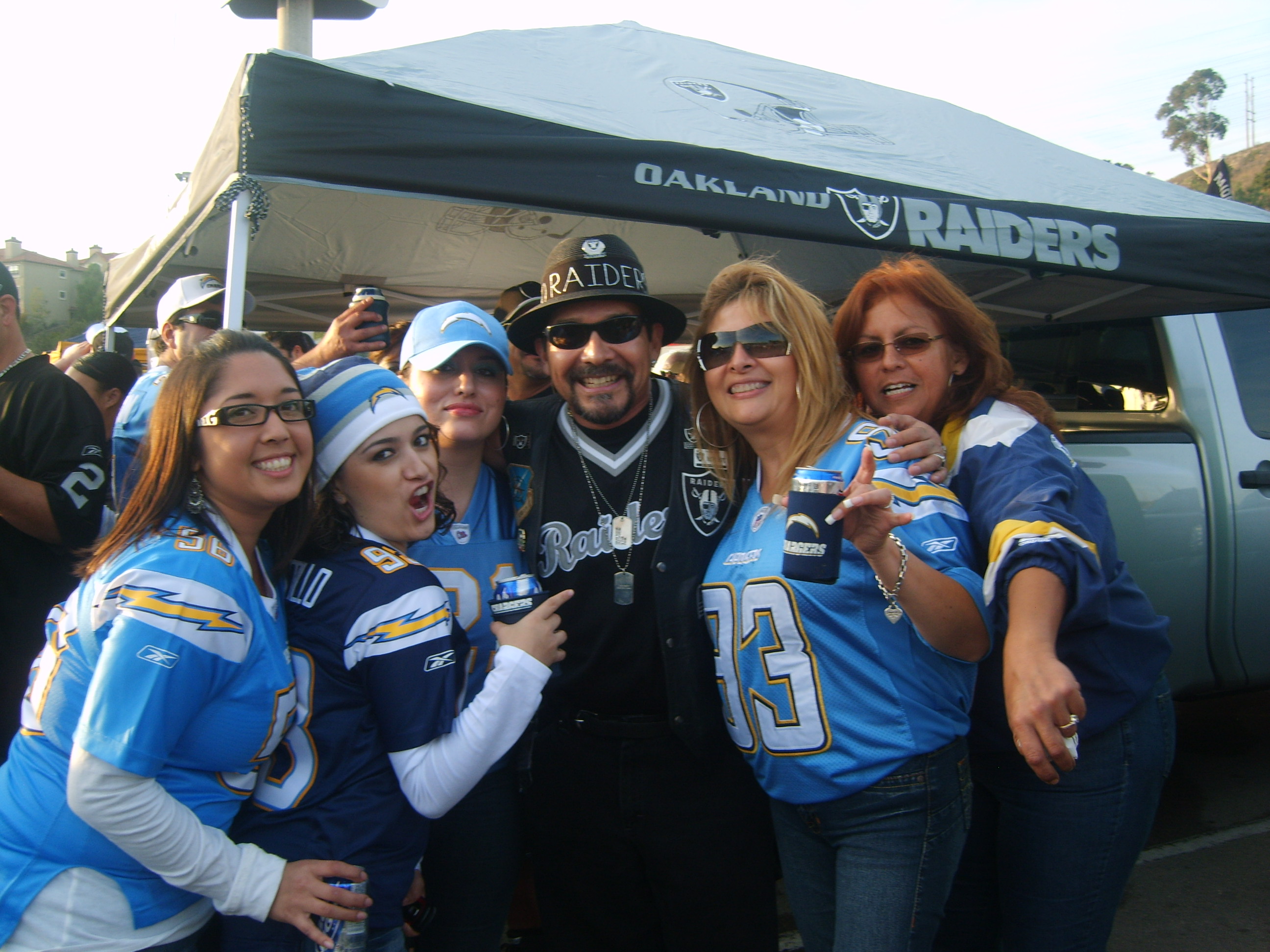 Moy and Charger fans